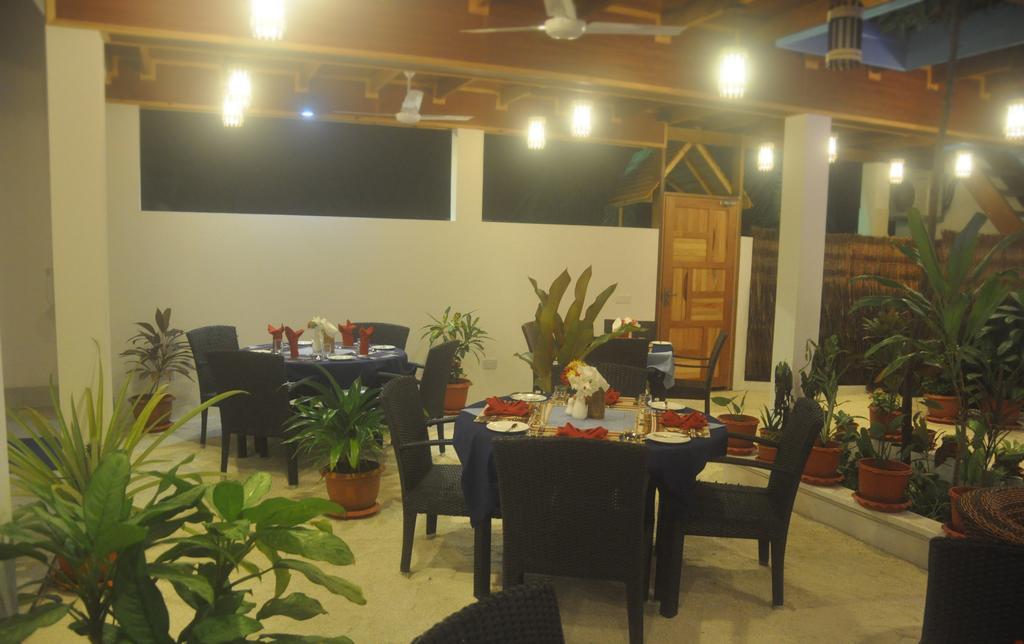 Rasdhoo Relax Inn Exterior foto