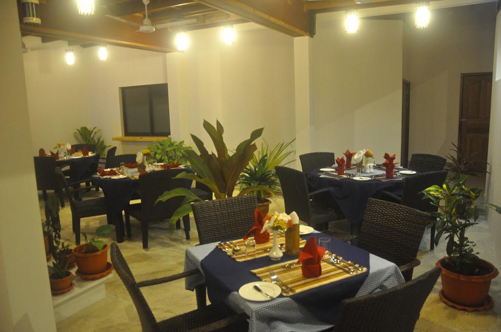 Rasdhoo Relax Inn Exterior foto
